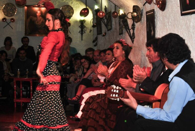 barcelona-city-tour-flamenco-show-with-wine-tapas