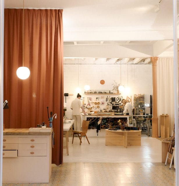 barcelona-craft-your-own-leather-bag-hands-on-workshop