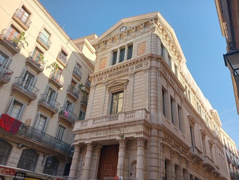 barcelona-curious-legends-and-traditions-of-old-town-tour