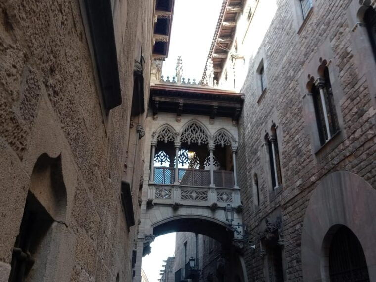 barcelona-curious-legends-and-traditions-of-old-town-tour