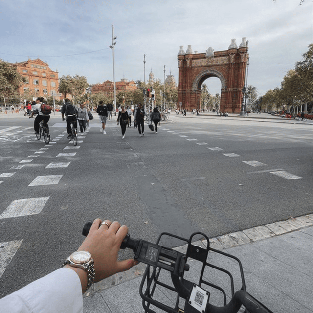 barcelona-customized-bike-tour-of-cultural-highlights