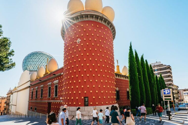 barcelona-dali-museum-house-and-cadaques-guided-tour