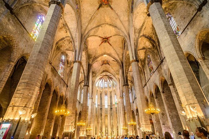 barcelona-e-bike-gaudi-highlights-or-bohemian-neighborhoods-small-group-tour