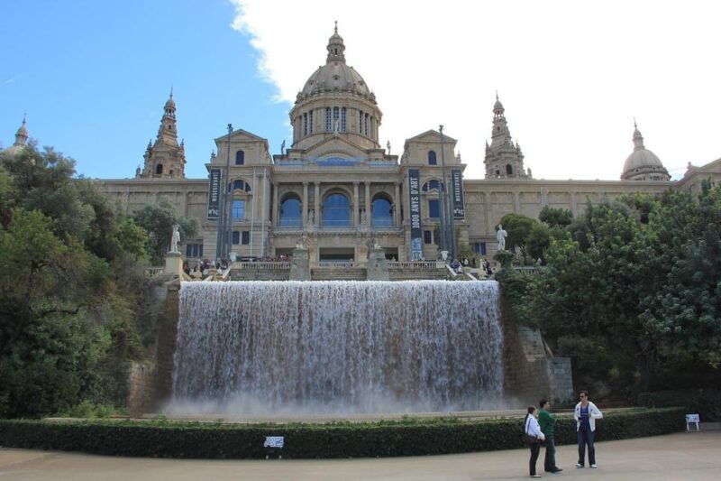 barcelona-electric-bike-tour-to-montjuic-relaxing-sailboat-ride