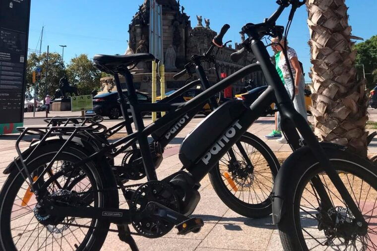 barcelona-electric-bike-tour-to-montjuic-relaxing-sailboat-ride