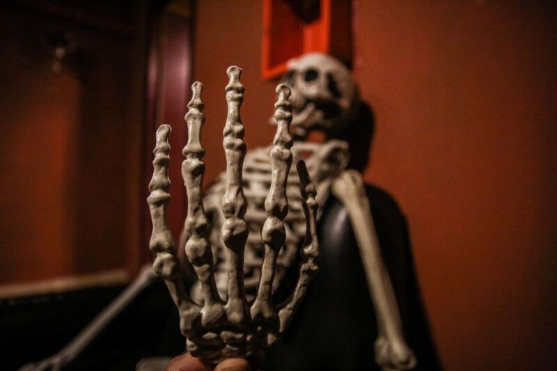 barcelona-escape-room-experience-and-sailing-cruise