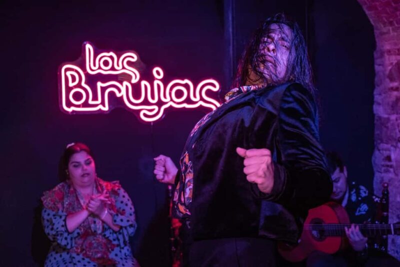 Barcelona: Espectáculo de FLAMENCO íntimo en Las Brujas Club - What to Expect from the Flamenco Experience