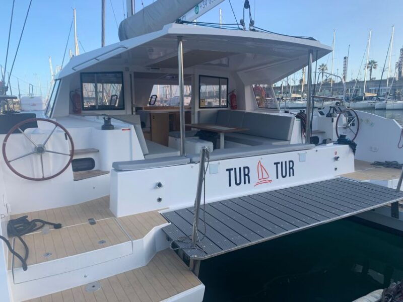 barcelona-exclusive-private-catamaran-sailing-cruise