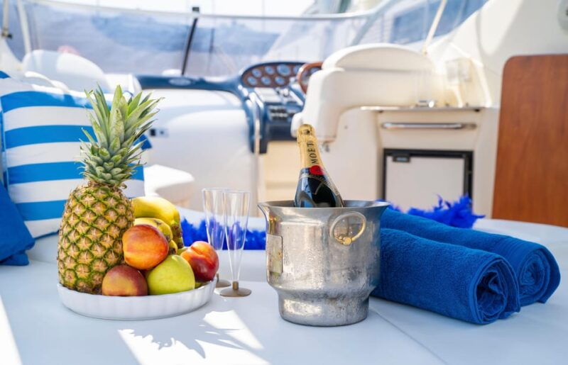 barcelona-exclusive-yatch-tour-with-drinks-and-snacks