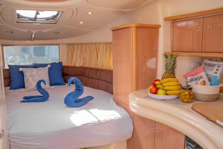 barcelona-exclusive-yatch-tour-with-drinks-and-snacks