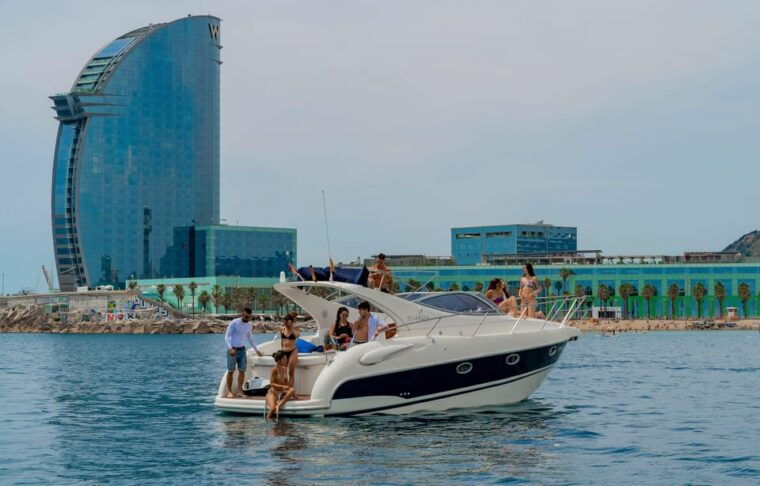 barcelona-exclusive-yatch-tour-with-drinks-and-snacks