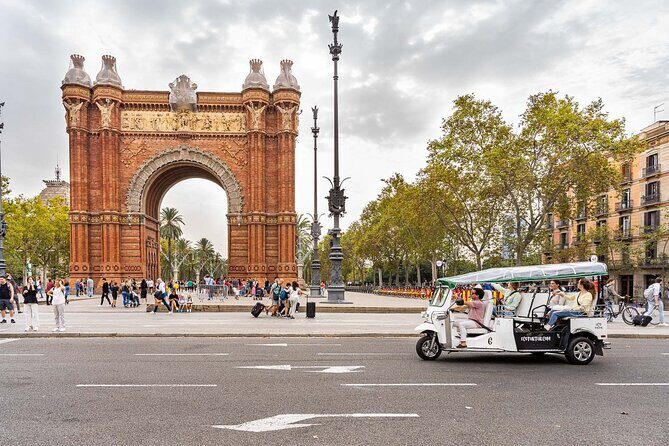 Barcelona Expert Tour in Eco Tuk Tuk Private - Overview of the Experience