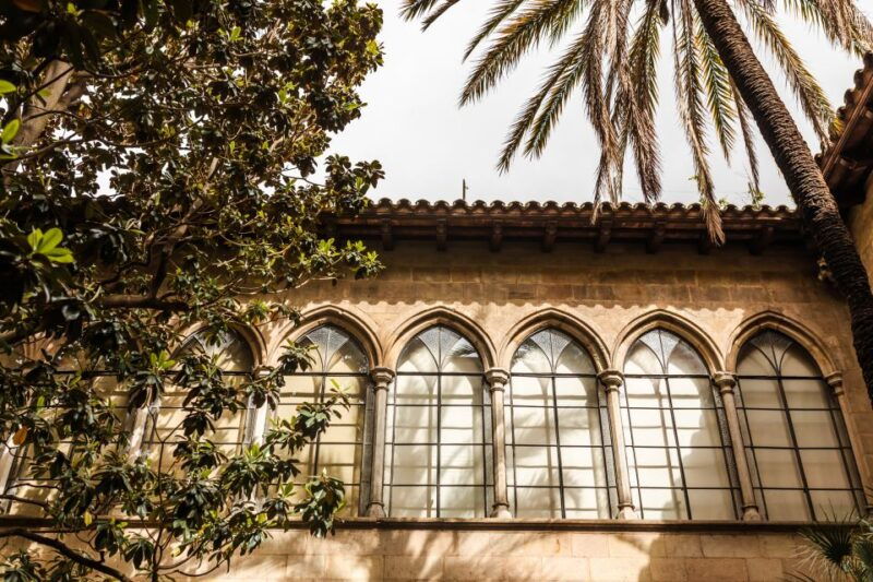 barcelona-explore-the-gothic-quarter-with-a-local