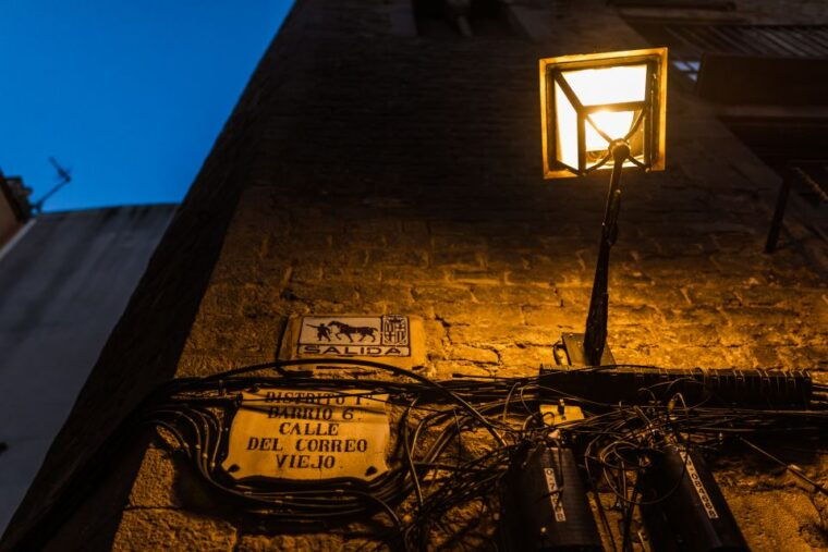 barcelona-explore-the-gothic-quarter-with-a-local