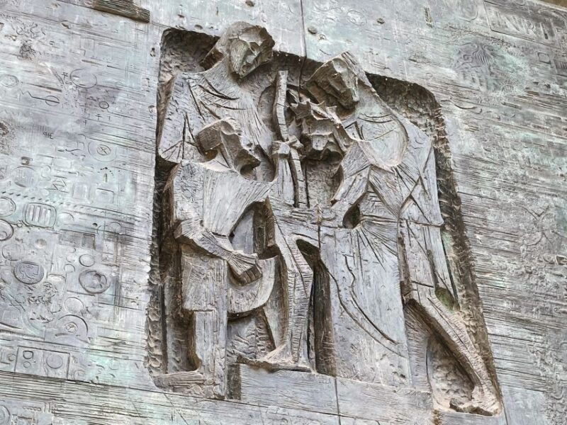 barcelona-fast-track-guided-tour-of-sagrada-familia