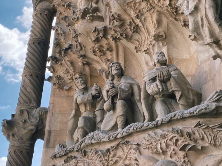 barcelona-fast-track-guided-tour-of-sagrada-familia