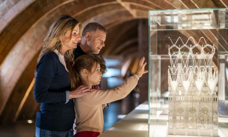 barcelona-fast-track-la-casa-mila-guided-tour