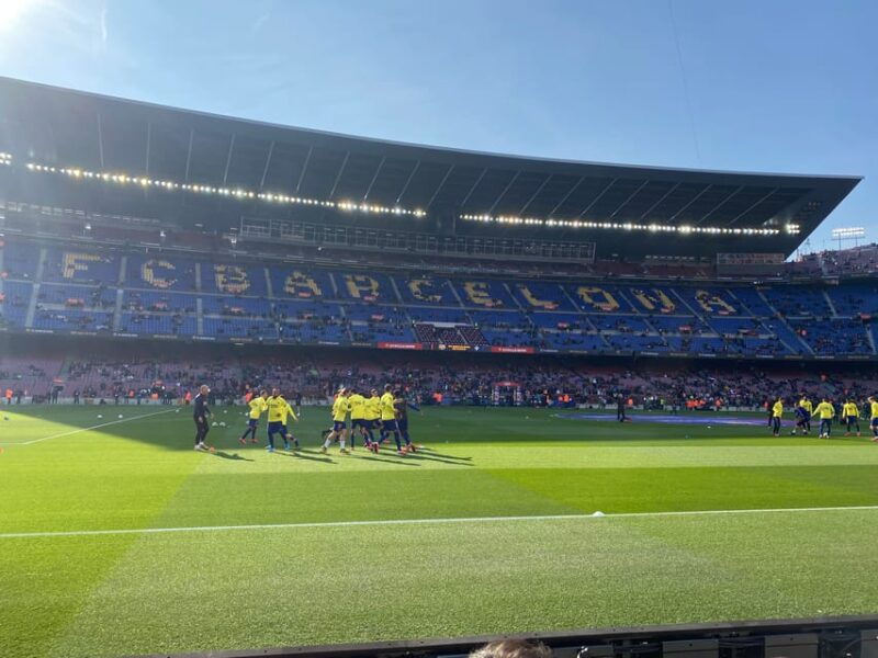 barcelona-fc-barcelona-game-with-fan-seats-and-local-host