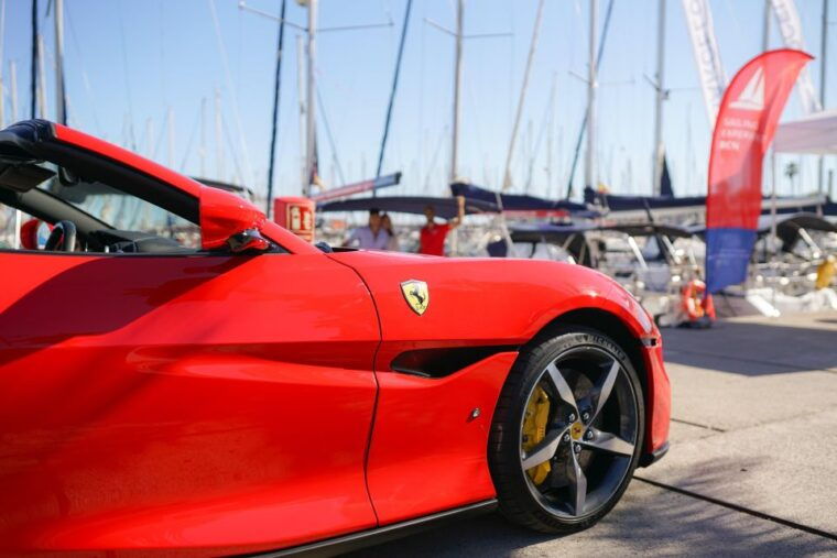 barcelona-ferrari-car-driving-sailing-experience