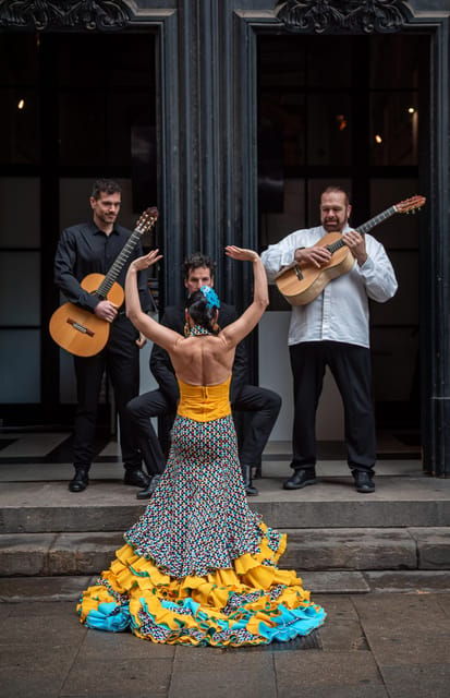 barcelona-flamenco-concert-at-the-emblematic-royal-academy