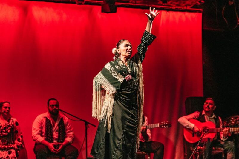 barcelona-flamenco-show-at-city-hall-theater