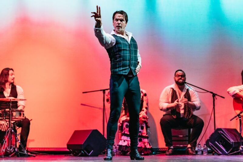 barcelona-flamenco-show-at-city-hall-theater