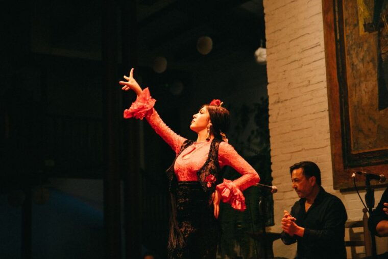 barcelona-flamenco-show-with-dinner-at-tablao-de-carmen