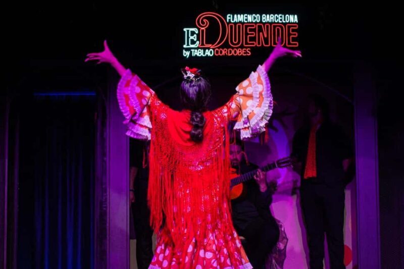 Barcelona: Flamenco Show with Drink at La Rambla - Drinks and Amenities