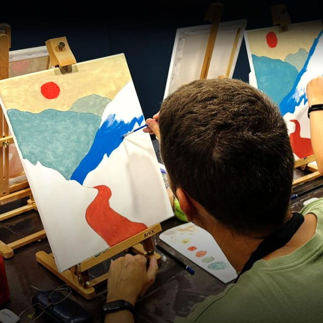 barcelona-fluorescent-painting-workshop-with-wine-and-creativity