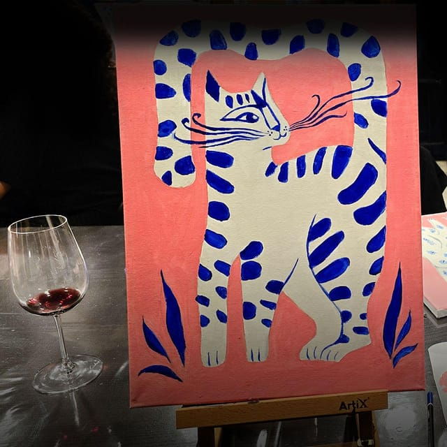 barcelona-fluorescent-painting-workshop-with-wine-and-creativity
