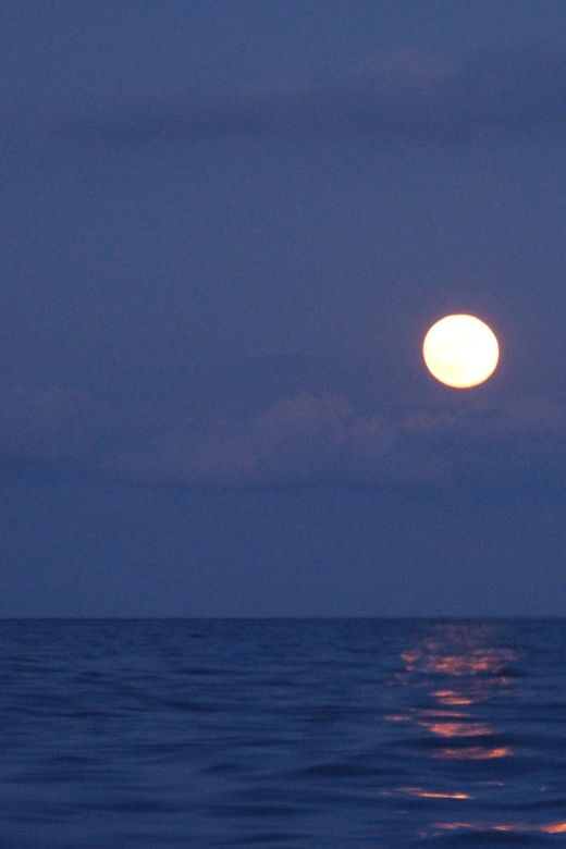 barcelona-full-moon-cruise