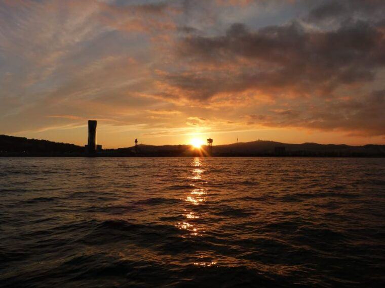 barcelona-full-moon-cruise