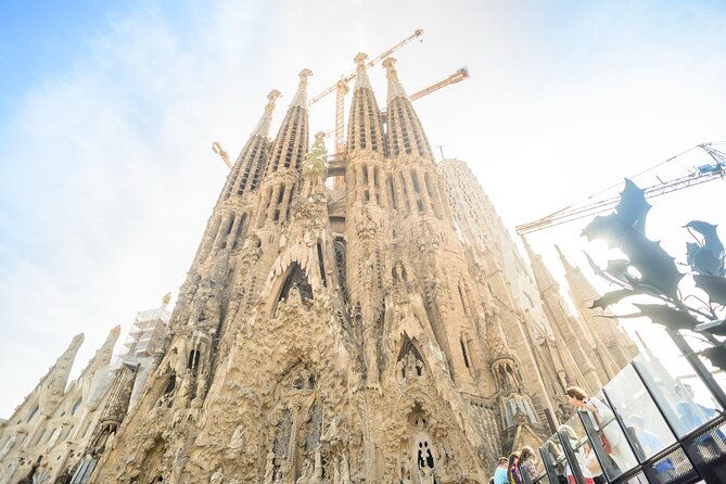 barcelona-gaudi-and-sagrada-familia-tour