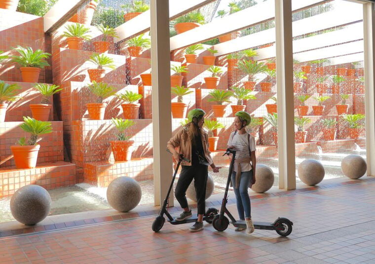 barcelona-gaudi-highlights-guided-tour-by-electric-scooter