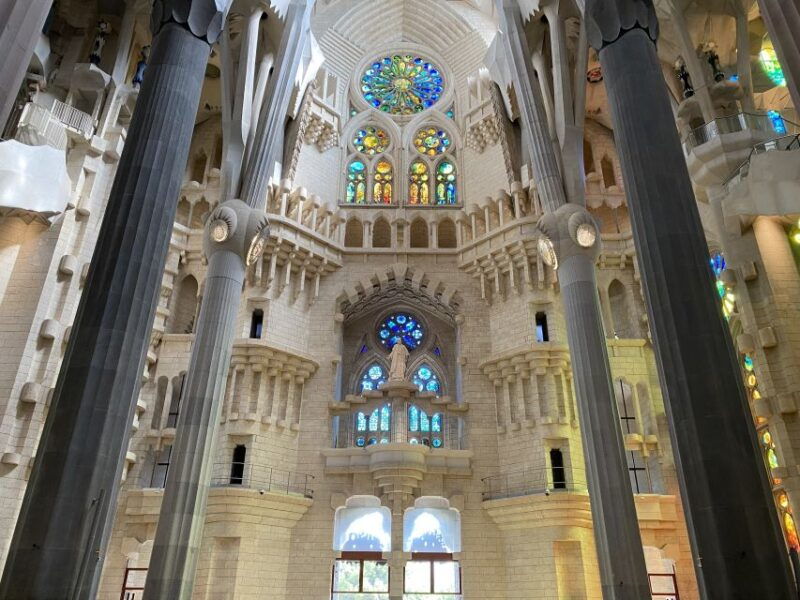 barcelona-gaudi-houses-sagrada-familia-tour