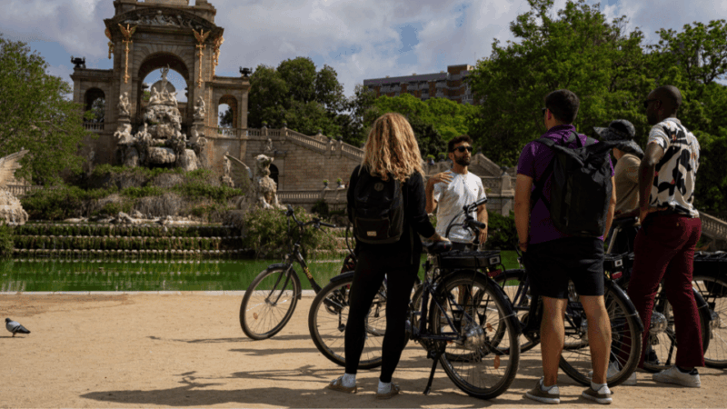 barcelona-gaudi-masterpieces-hidden-gems-e-bike-tour