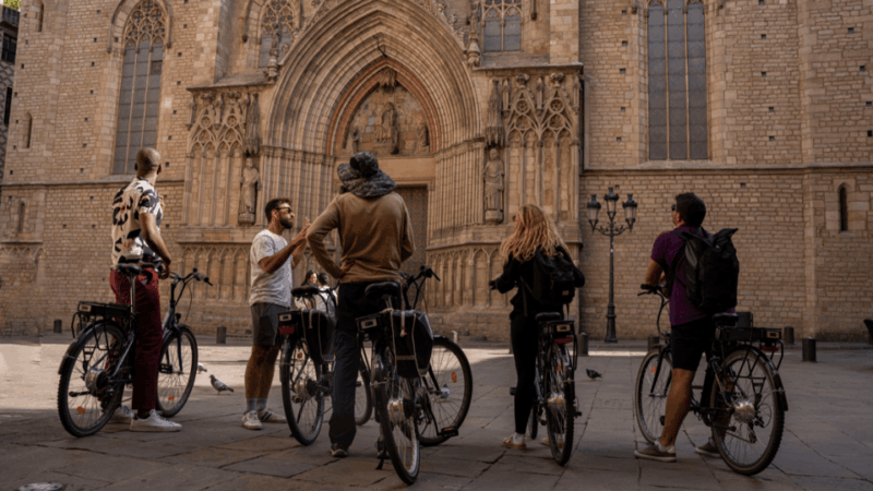 barcelona-gaudi-masterpieces-hidden-gems-e-bike-tour