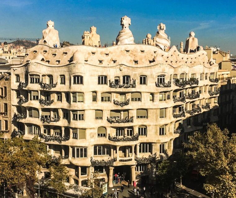 barcelona-gaudi-private-city-tour-with-sagrada-familia