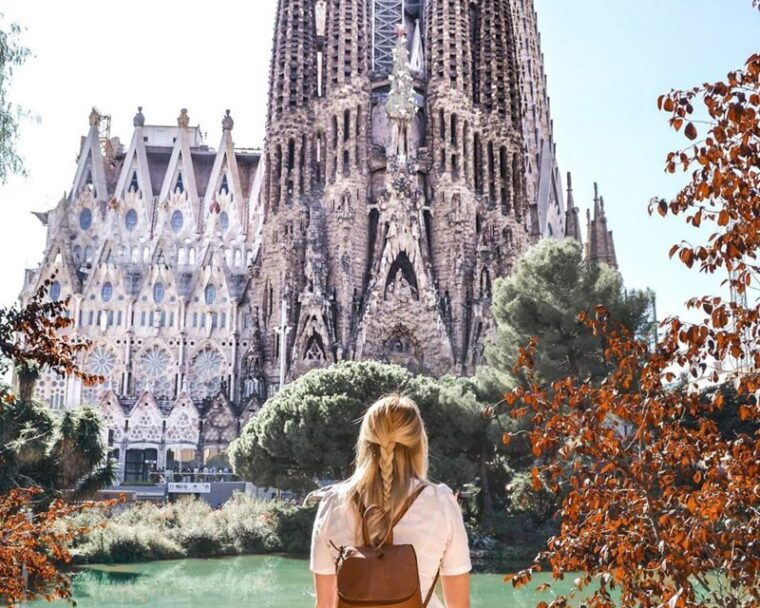 barcelona-gaudi-private-city-tour-with-sagrada-familia