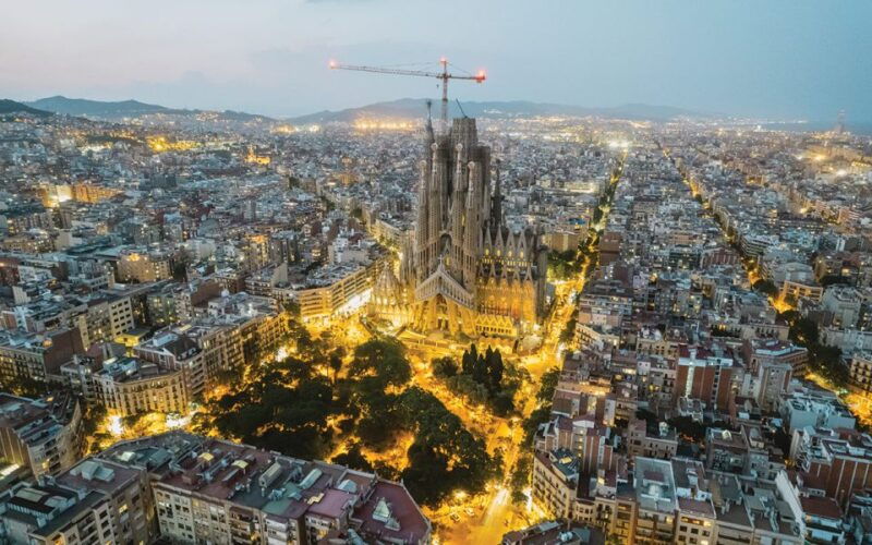 barcelona-gaudi-sightseeing-guided-segway-tour