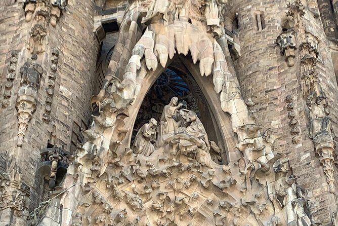 Barcelona: Gothic Paths, Tapas & Sagrada Familia Private Tour - Practical Aspects and What To Expect