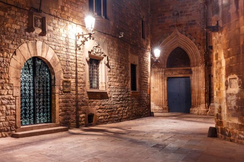 barcelona-gothic-quarter-and-flamenco-show-small-group