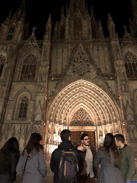 barcelona-gothic-quarter-by-night-guided-walking-tour