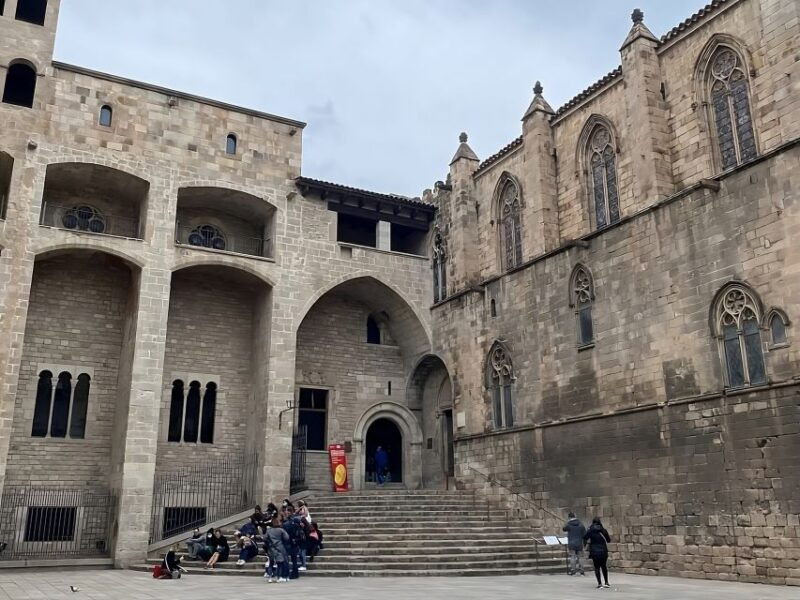 barcelona-gothic-quarter-group-or-private-tour