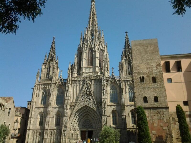 barcelona-gothic-quarter-legends-walking-tour-with-tapas