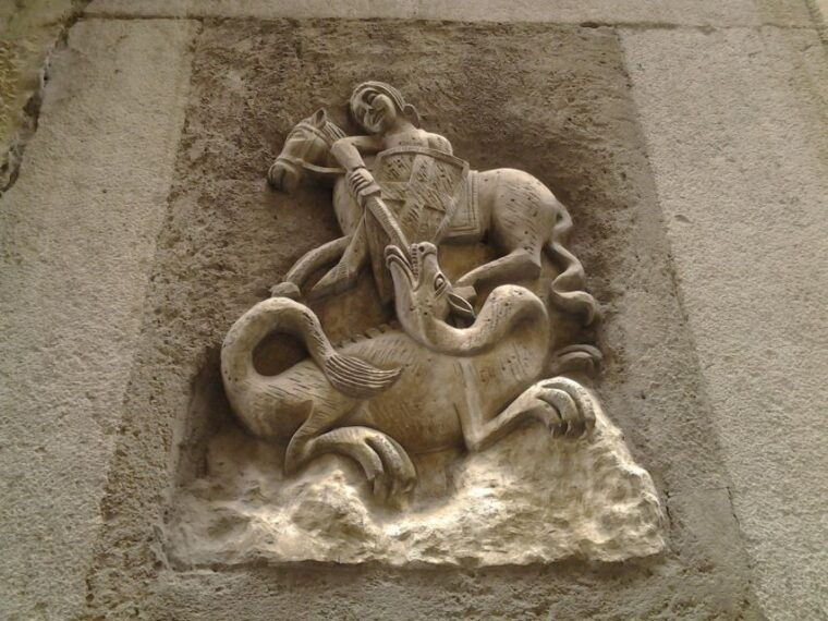 barcelona-gothic-quarter-legends-walking-tour-with-tapas