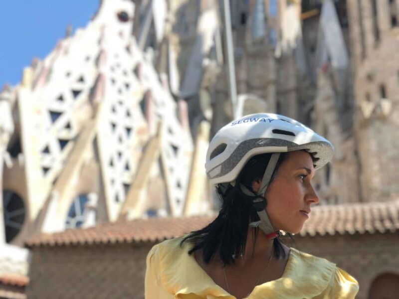 barcelona-gothic-quarter-sagrada-familia-area-segway-tour