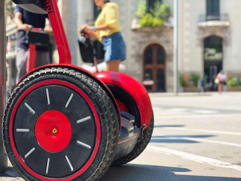 barcelona-gothic-quarter-sagrada-familia-area-segway-tour