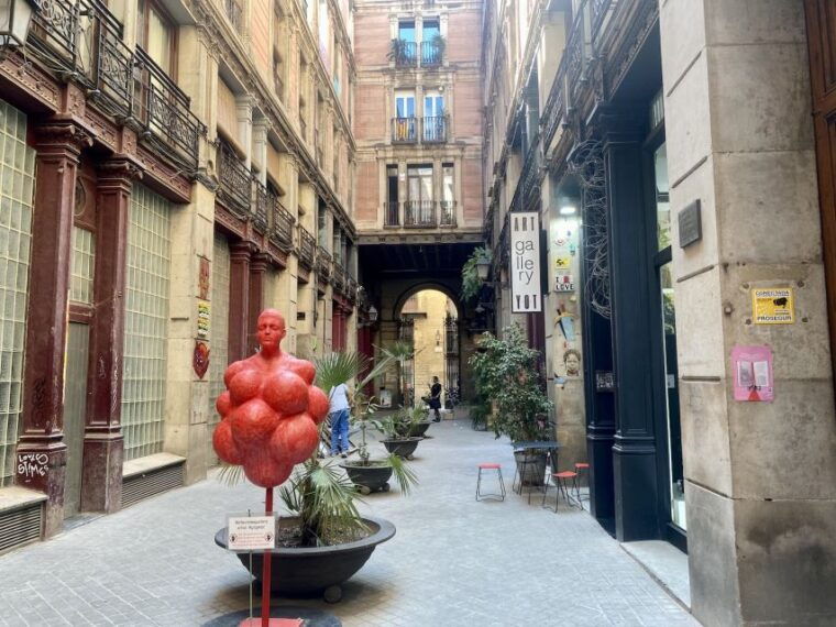 barcelona-gothic-quarter-smartphone-audio-walking-tour