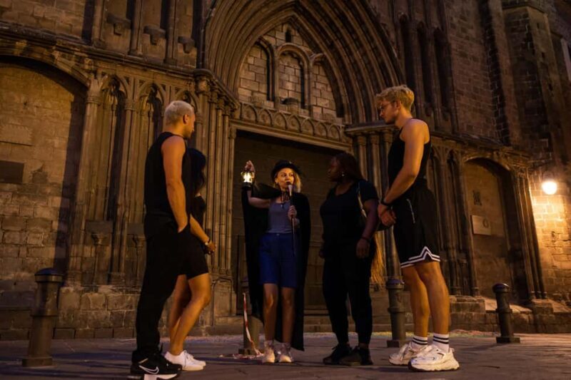 Barcelona: Gothic Quarter Tour Dark History & Ghosts Tour - Key Points